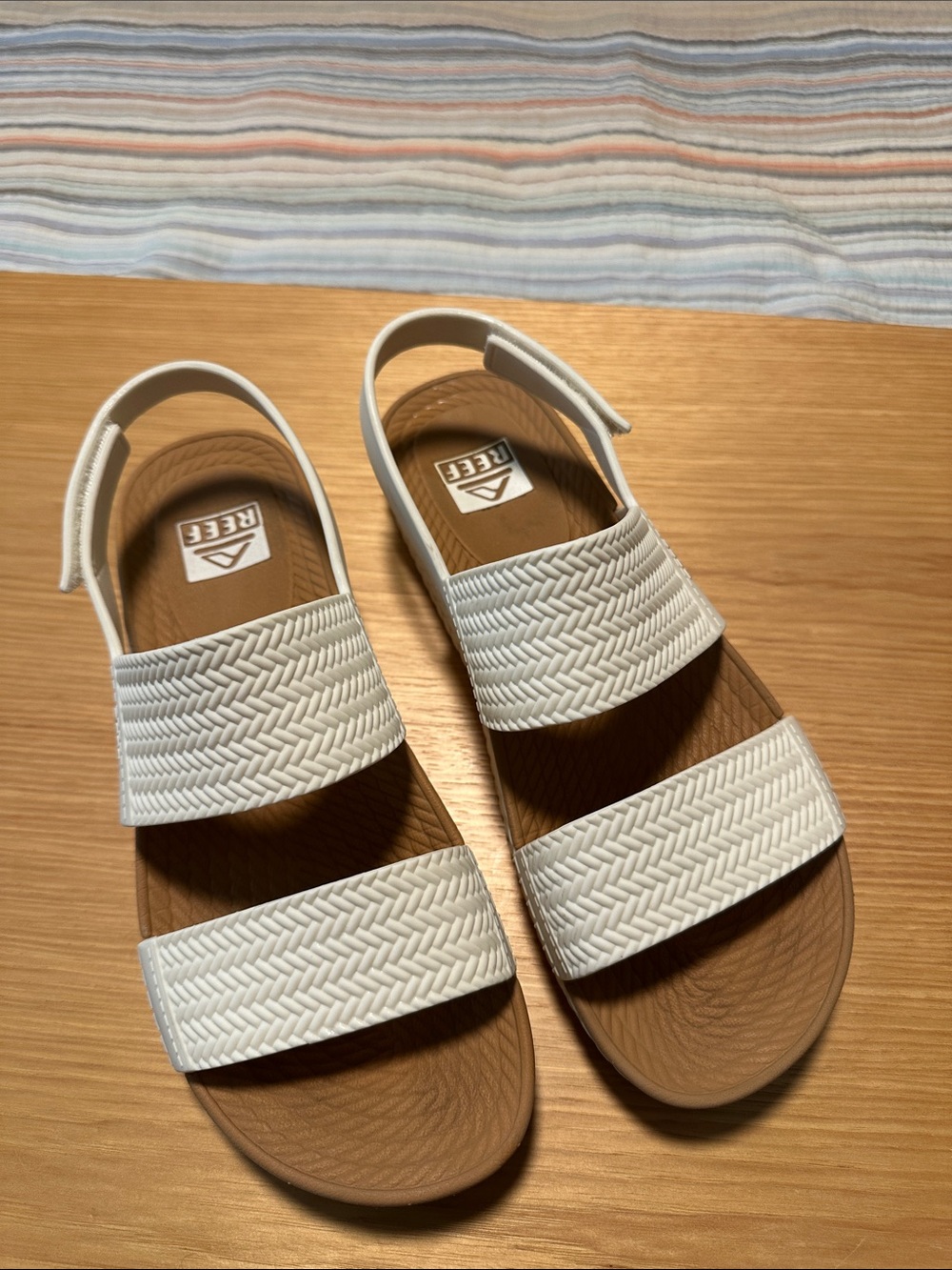 Reef White Woven Platform Slingback Sandals - Picture 2 of 6